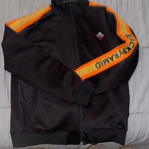 Black Pyrmaid Zip Up